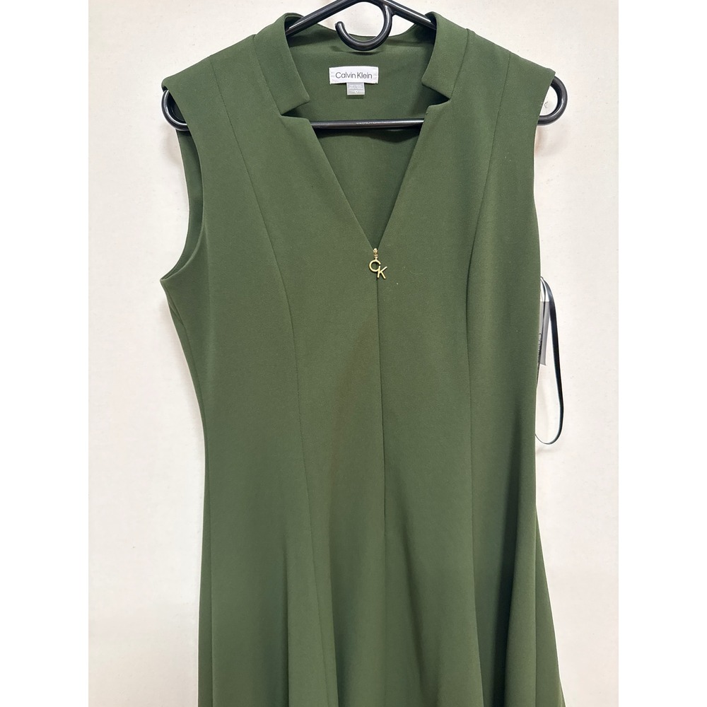 Calvin Klein Green Sleeveless V-Neck Fit and Flare Dress Size 10 Logo Charm